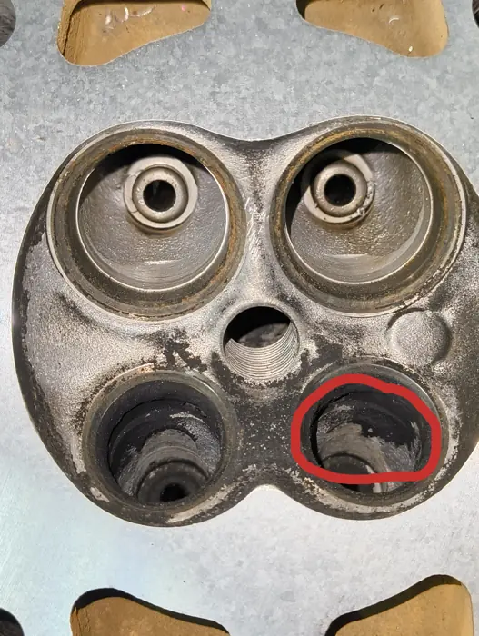 Camera intera cerchiata